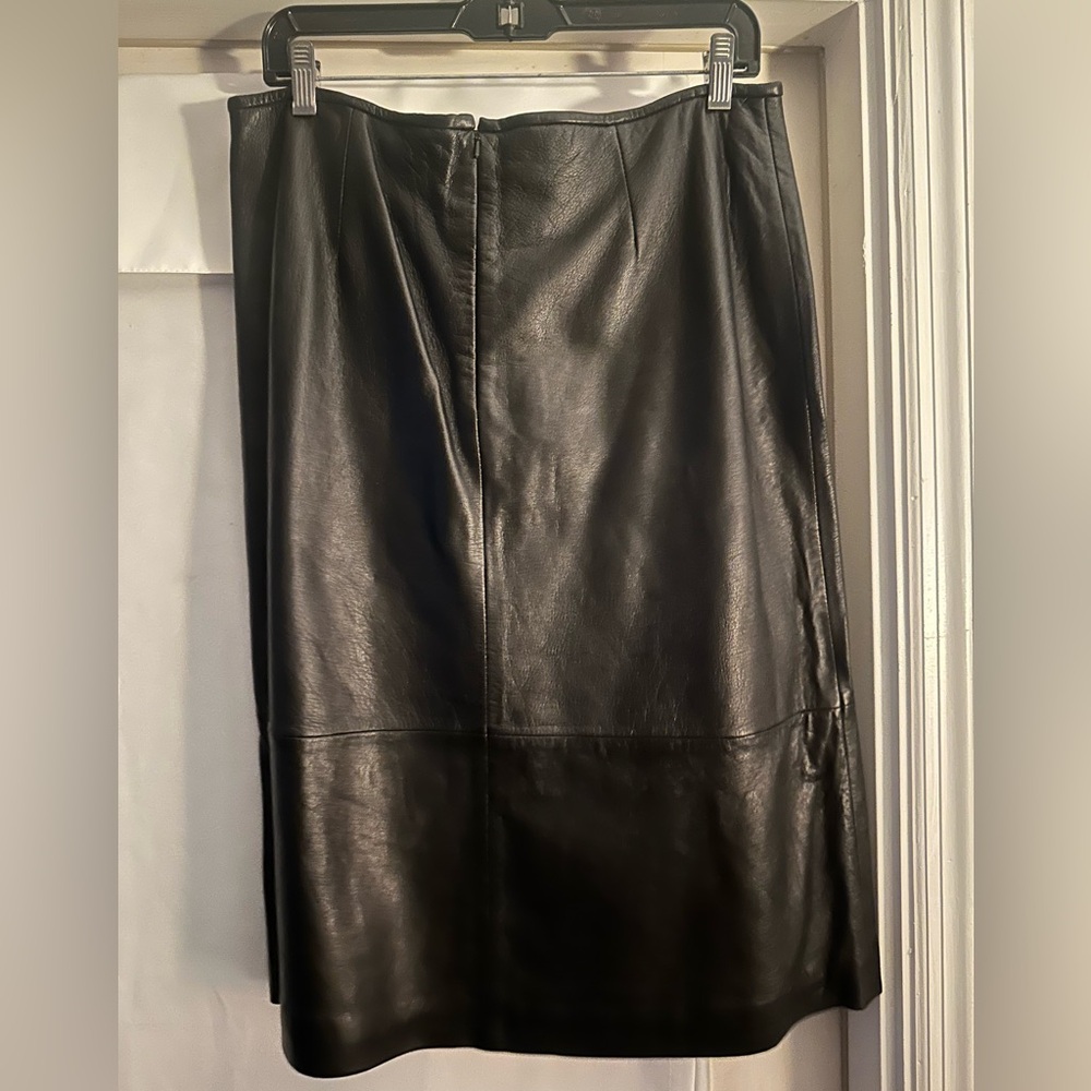 Anonymous John Carlisle Nordstrom
Leather Pencil Skirt size 12 like brand new